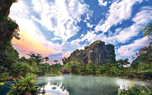 Ipoh Malaysia - Taxi & Car rental with driver