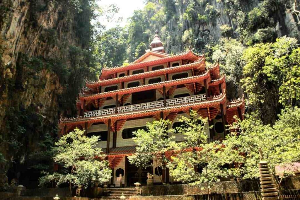 Sam Poh Tong Temple - Ipoh Attractions