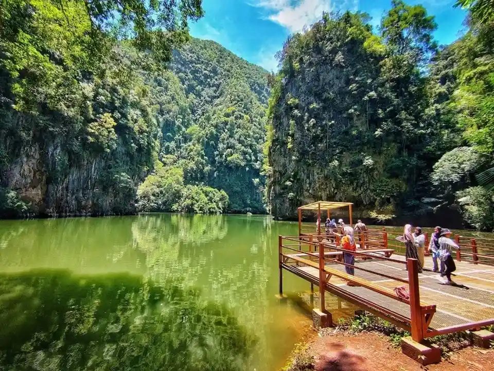 Tasik Cermin Ipoh- Ipoh Attractions