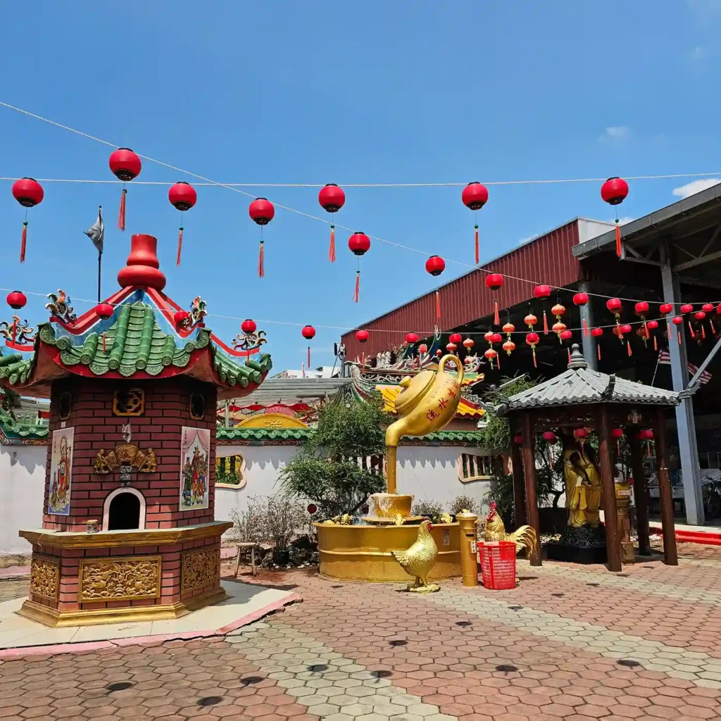 Temple Village Taman Bayu Damai - Desaru Chinese Temple_11zon
